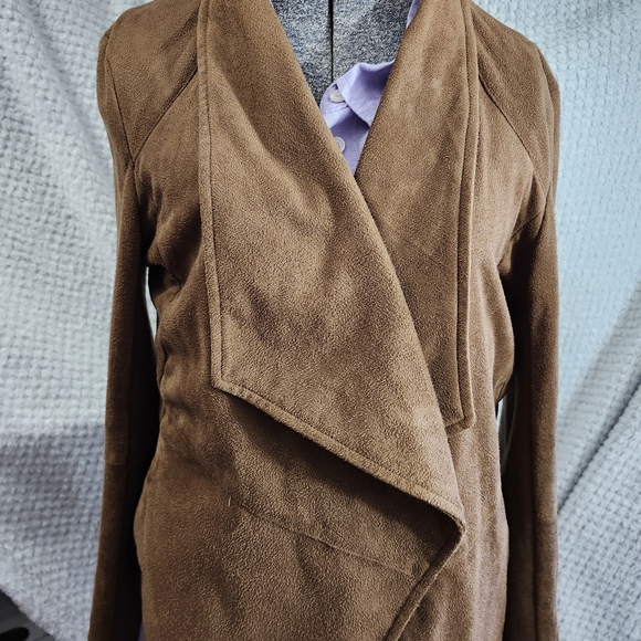 BB Dakota Brown Suede Cape - Picture 2 of 6